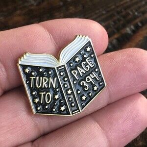 LAST ONE! Harry Potter TURN TO PAGE 394 Collectible Enamel Pin NEW! 617